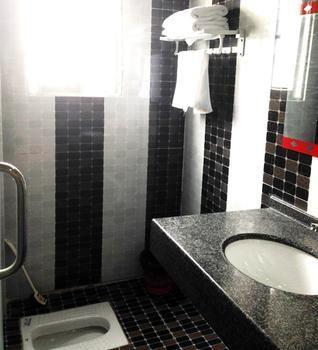 Liuzhou Jinqiao Business Hotel Buitenkant foto
